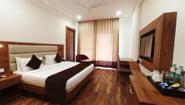 Ayodhya The Nirmala Palace酒店 外观 照片