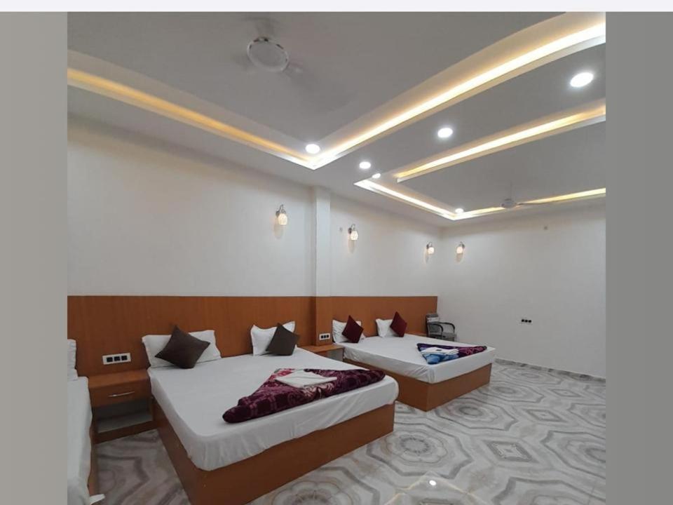 Ayodhya The Nirmala Palace酒店 外观 照片