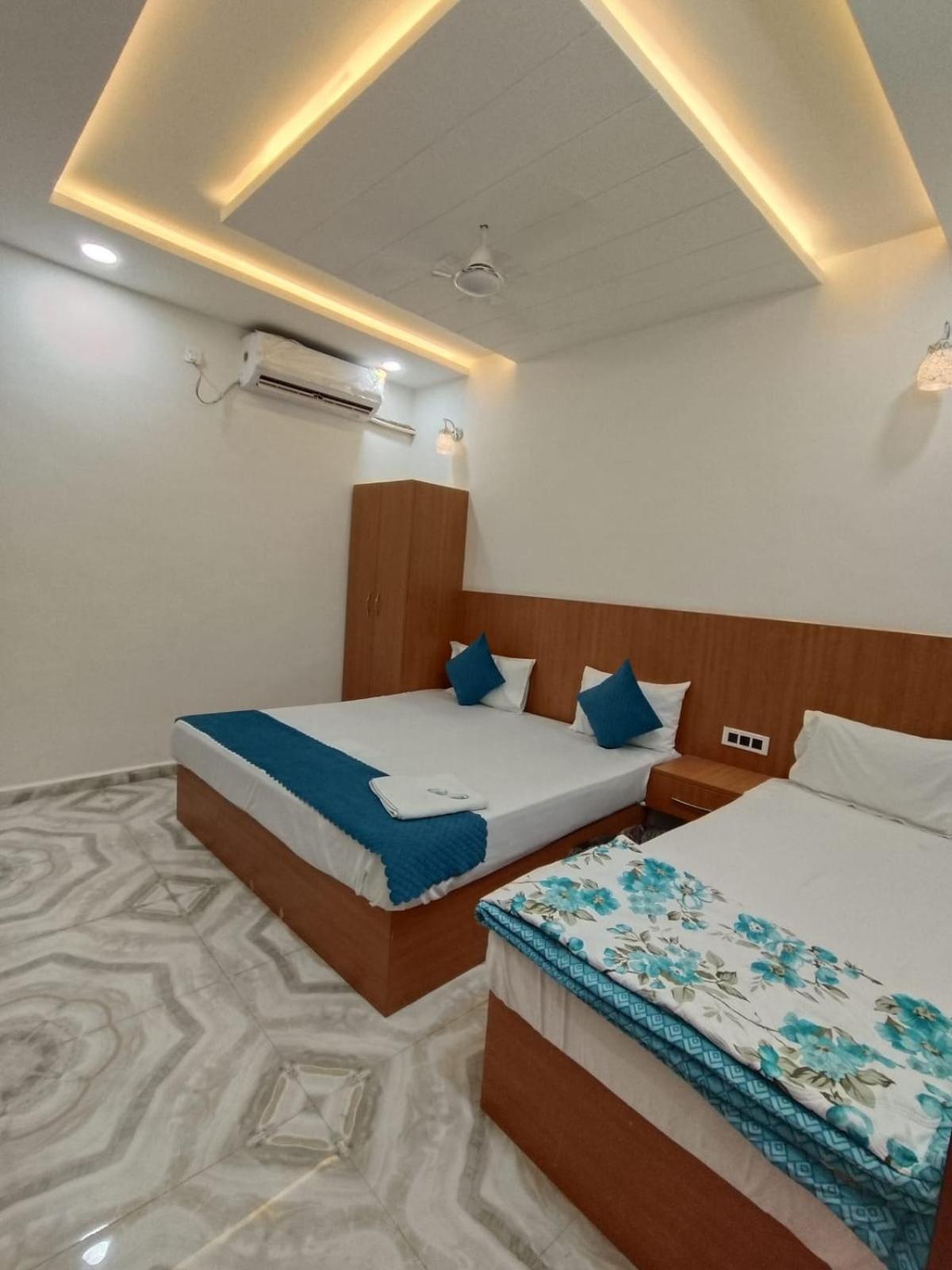 Ayodhya The Nirmala Palace酒店 外观 照片