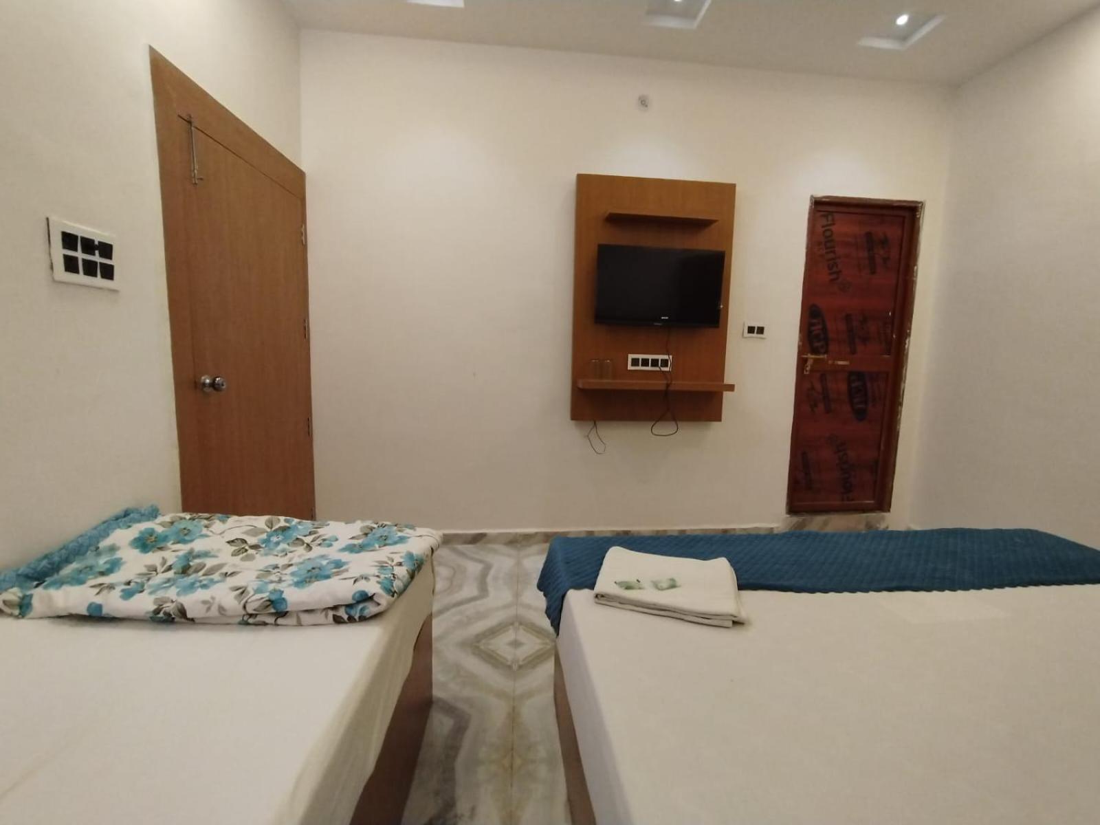 Ayodhya The Nirmala Palace酒店 外观 照片